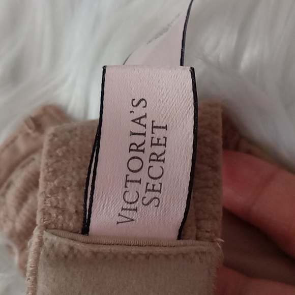 Victoria secret womans strapless bra - Picture 5 of 8